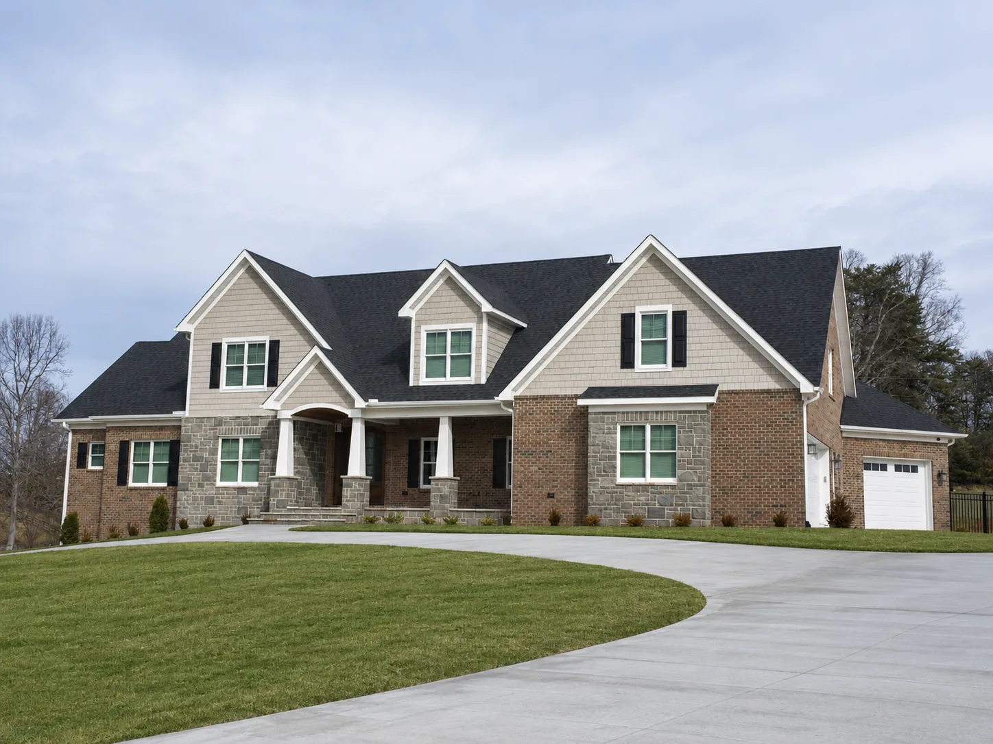 Custom luxury home exterior built by Higgins Building Group in Western North Carolina