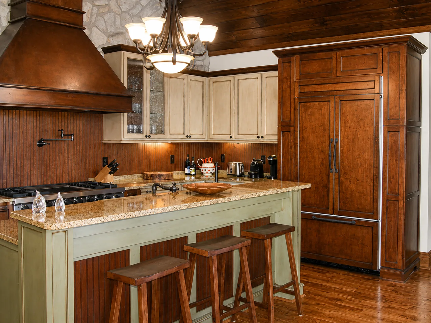 Custom kitchen in a custom home built by Higgins Building Group in Western North Carolina